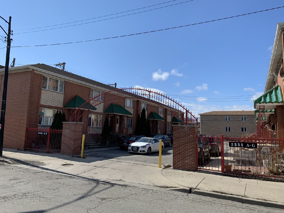 Townhomes & Condos & Homes Rented Armour Square Chicago Illinois, 2338 Canal