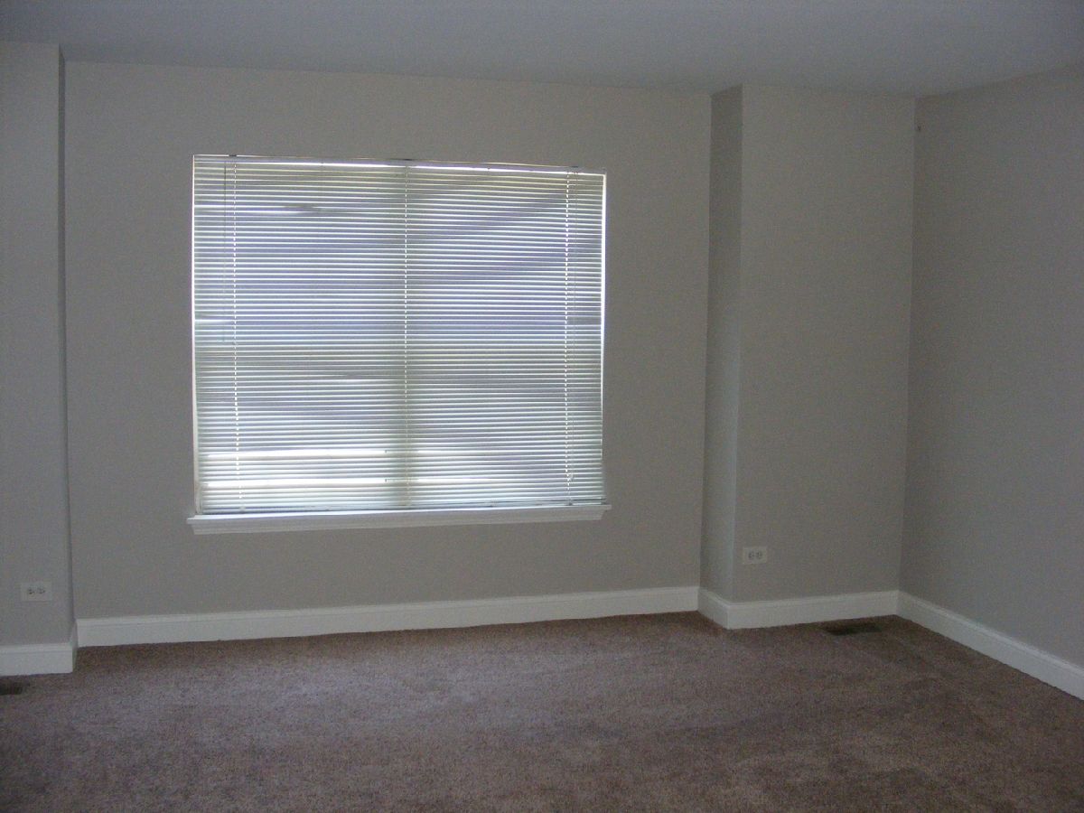 Townhomes Rented Windsor Woods Libertyville Illinois, 17153 Cunningham