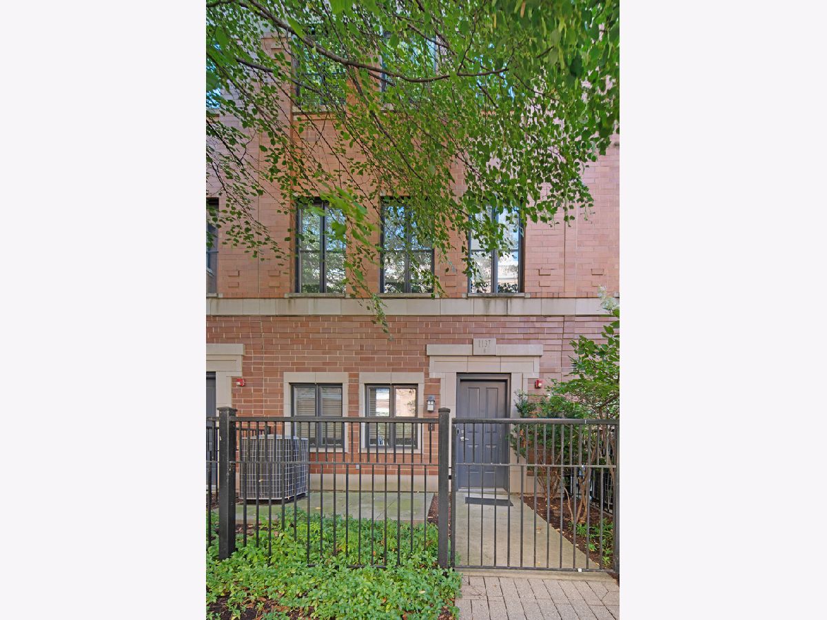 Townhomes Sold Chelsea Townhomes Chicago Illinois, 1137 Monroe