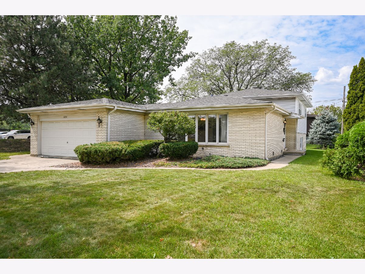Homes & Townhomes Sold Lake Opeka Des Plaines Illinois, 2252 Spruce
