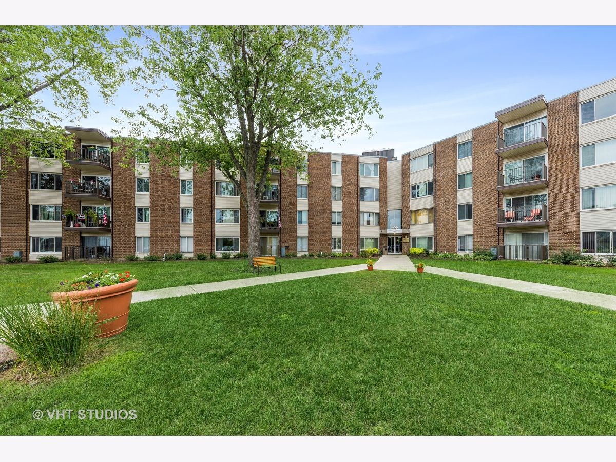 Condominiums Sold Park Towne Palatine Illinois, 140 Wood
