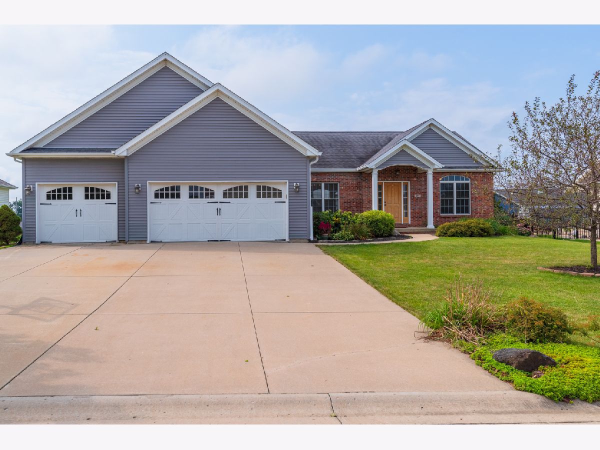 Homes Sold Prairieview Hudson Illinois, 207 White Tail