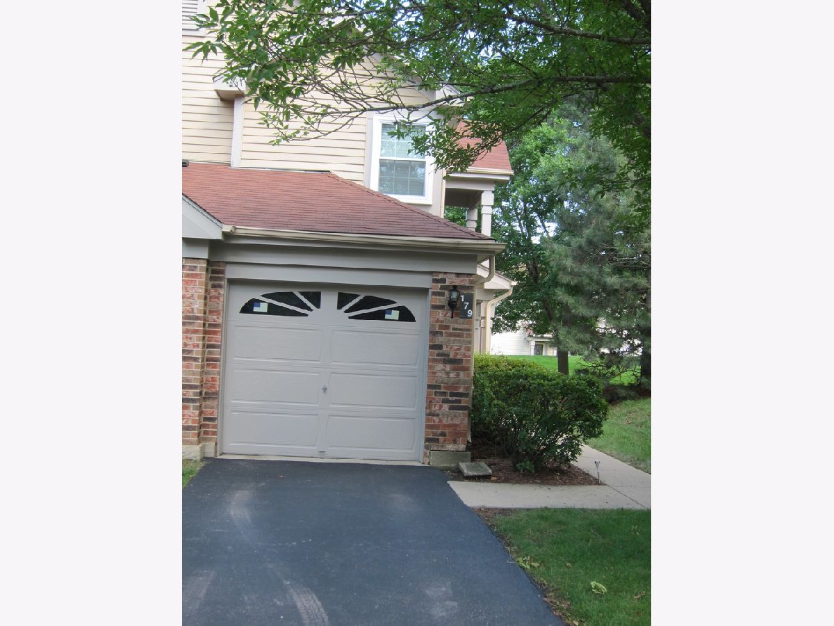 Townhomes & Condos Sold Villas Of Oak Creek Buffalo Grove Illinois, 179 Old Oak