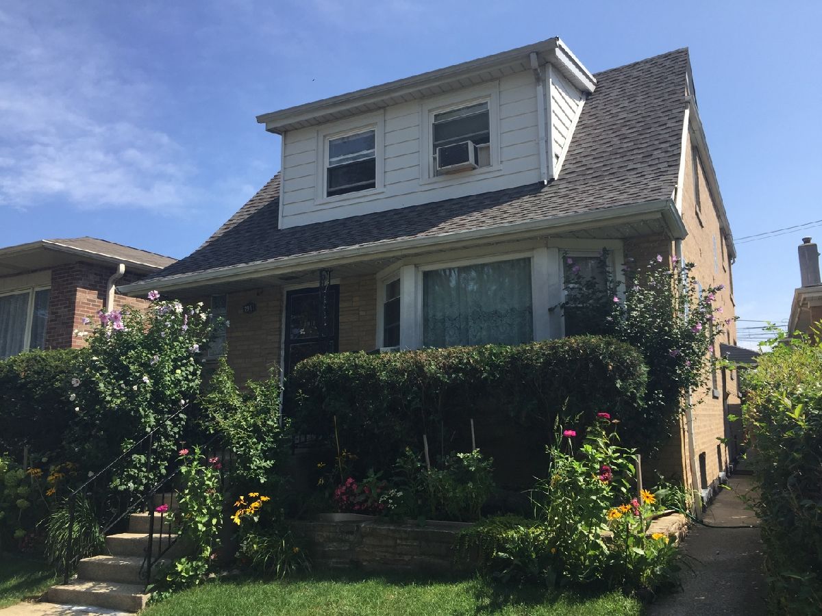 Homes & Condos & Townhomes Sold Montclare Gardens Chicago Illinois, 2911 Nagle