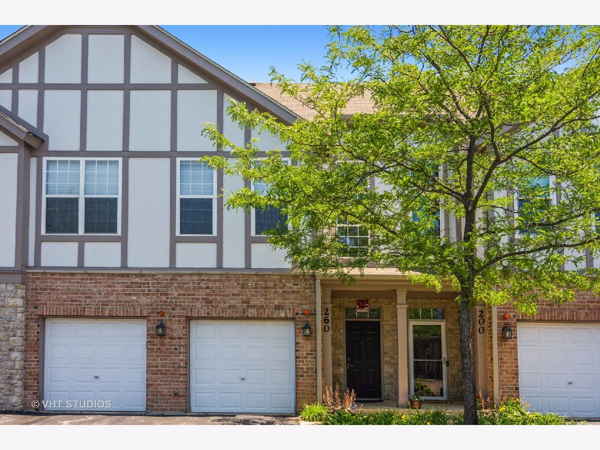 Townhomes & Condos & Homes Rented Concord Village Lake Zurich Illinois, 250 Rosehall