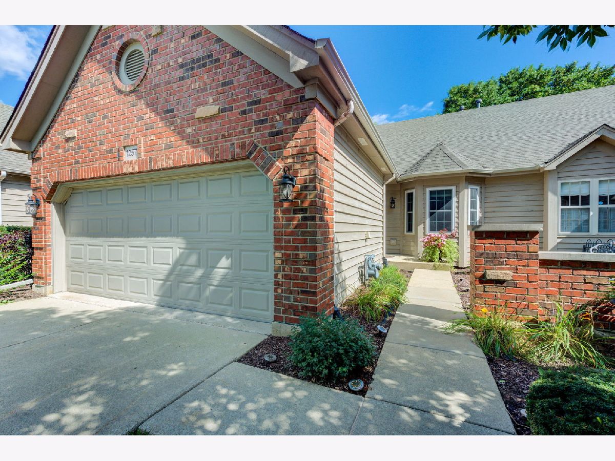 Townhomes Sold Westwind Oaks Aurora Illinois, 1257 Oakleaf