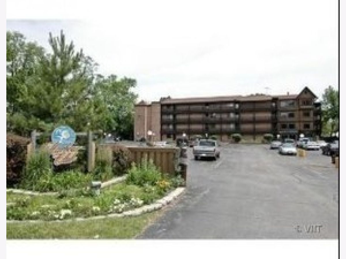 Condominiums Rented Harbour Club Wauconda Illinois, 450 Main