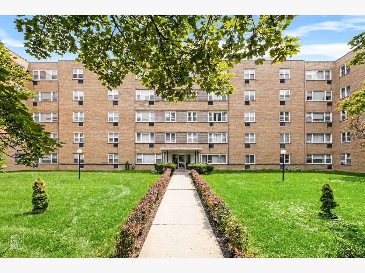 Condos & Townhomes Sold Granville Court Chicago Illinois, 6161 Hoyne