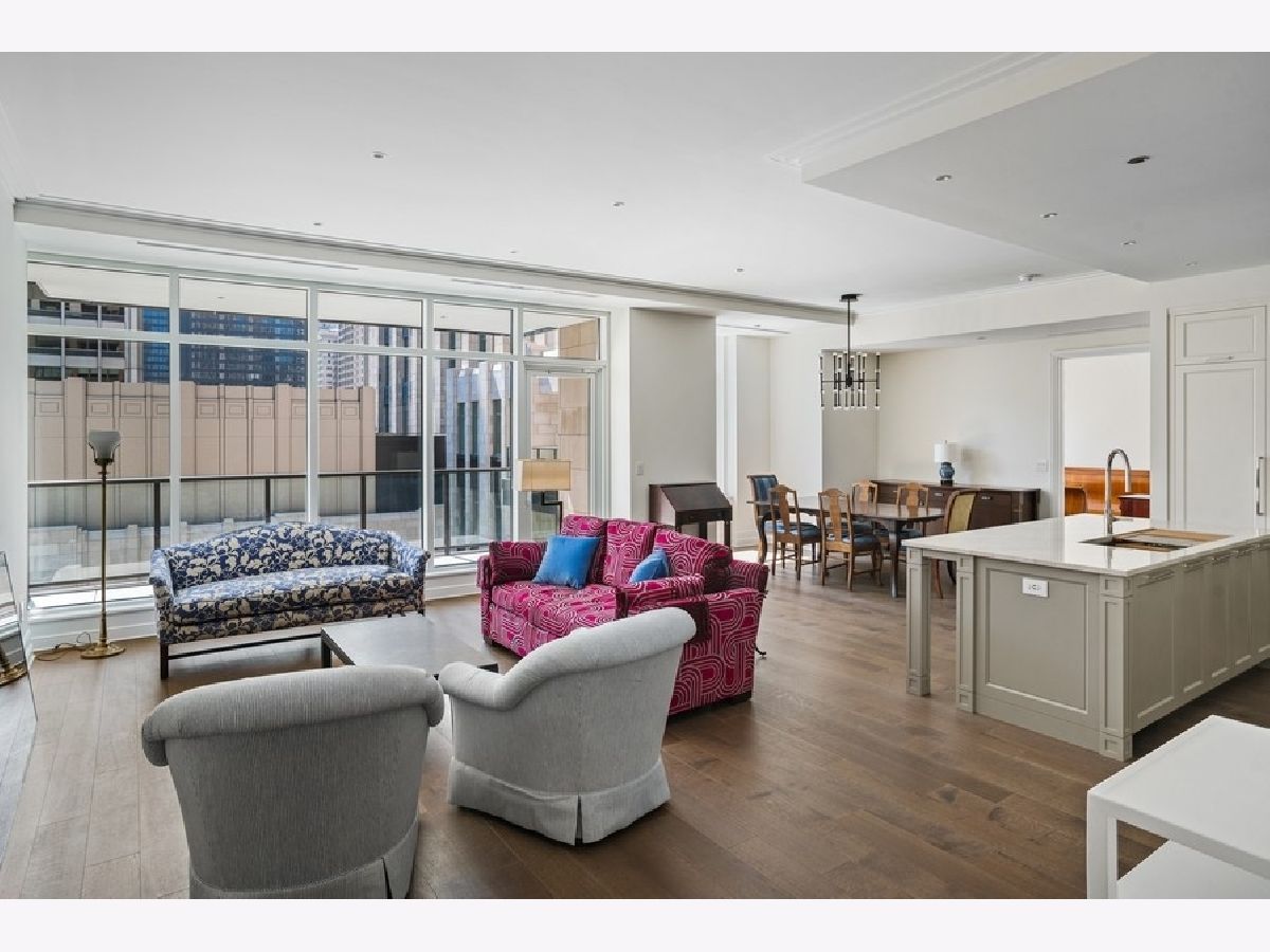 Condos & Townhomes Rented Tribune Tower Residences Chicago Illinois, 435 Michigan