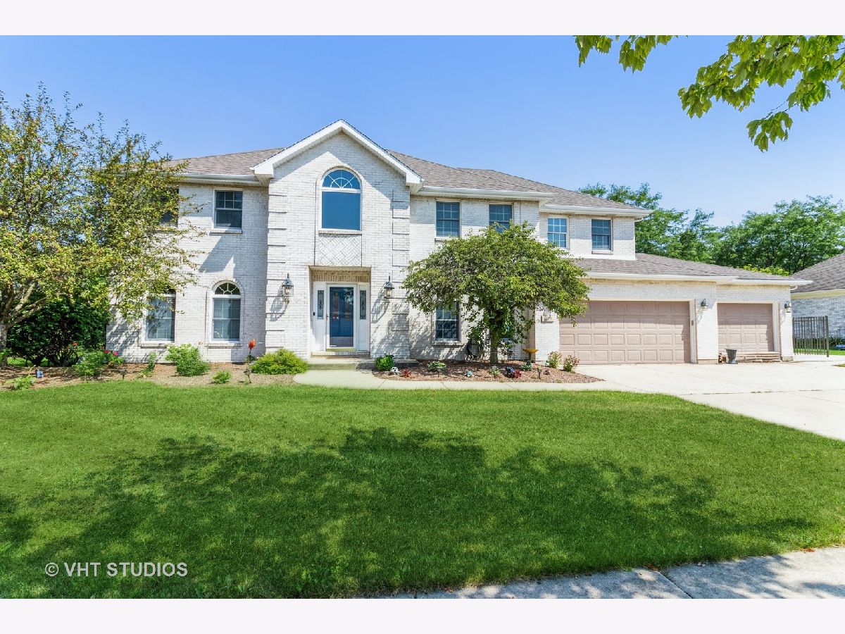 Homes Sold Wildwood Club Estates New Lenox Illinois, 609 Beech
