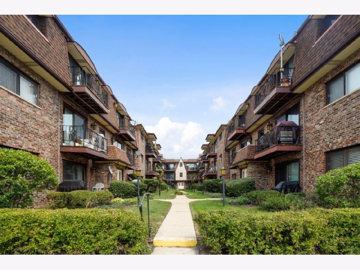 Condominiums Sold Northwest Point Chicago Illinois, 6453 Northwest