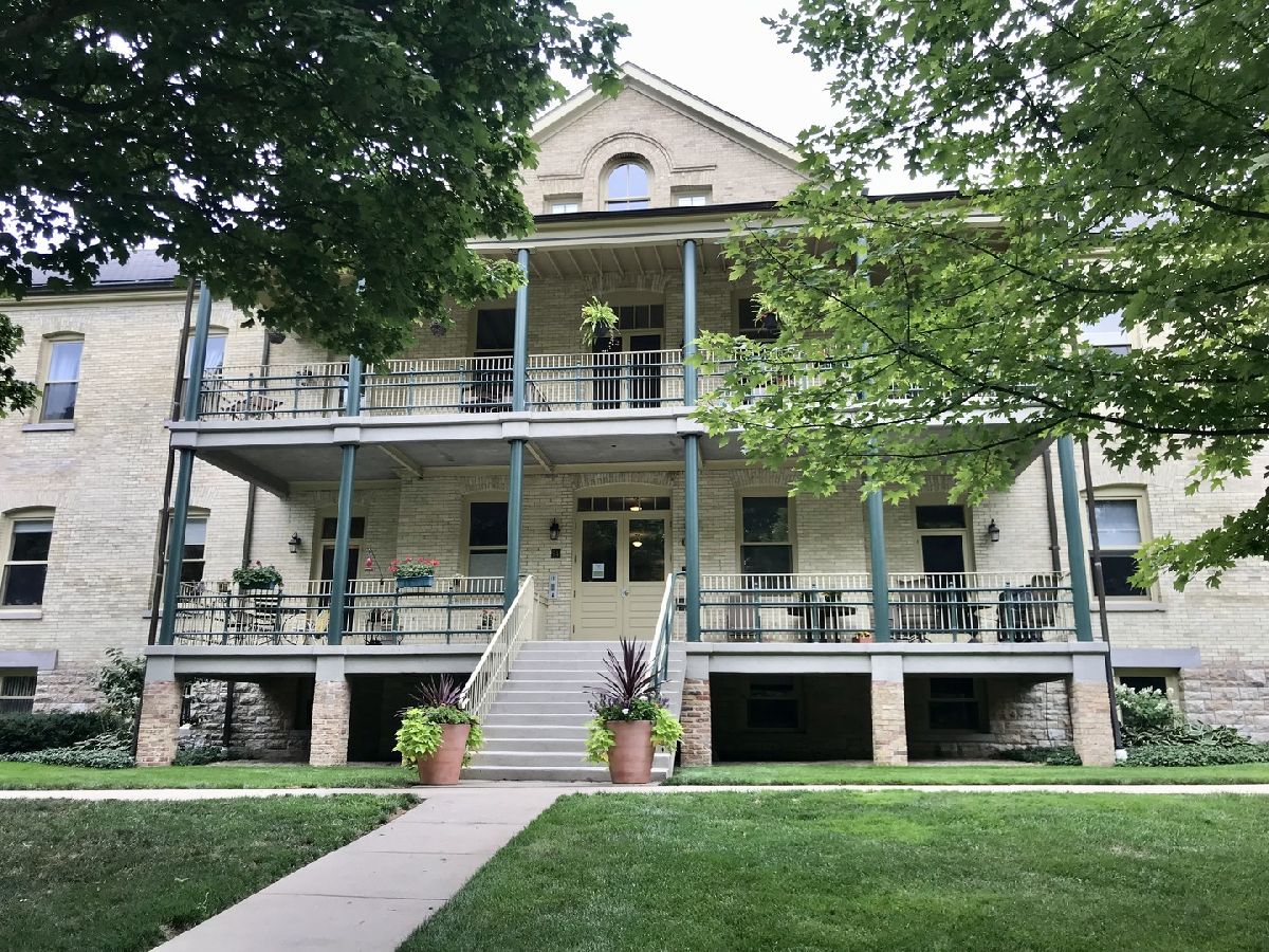 Condos & Townhomes & Homes Rented Fort Sheridan Highland Park Illinois, 94 Leonard Wood South