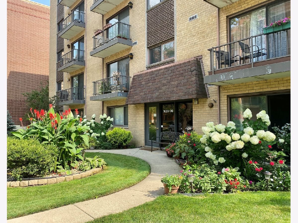 Condominiums Sold Riverside Manor Des Plaines Illinois, 1623 Ashland