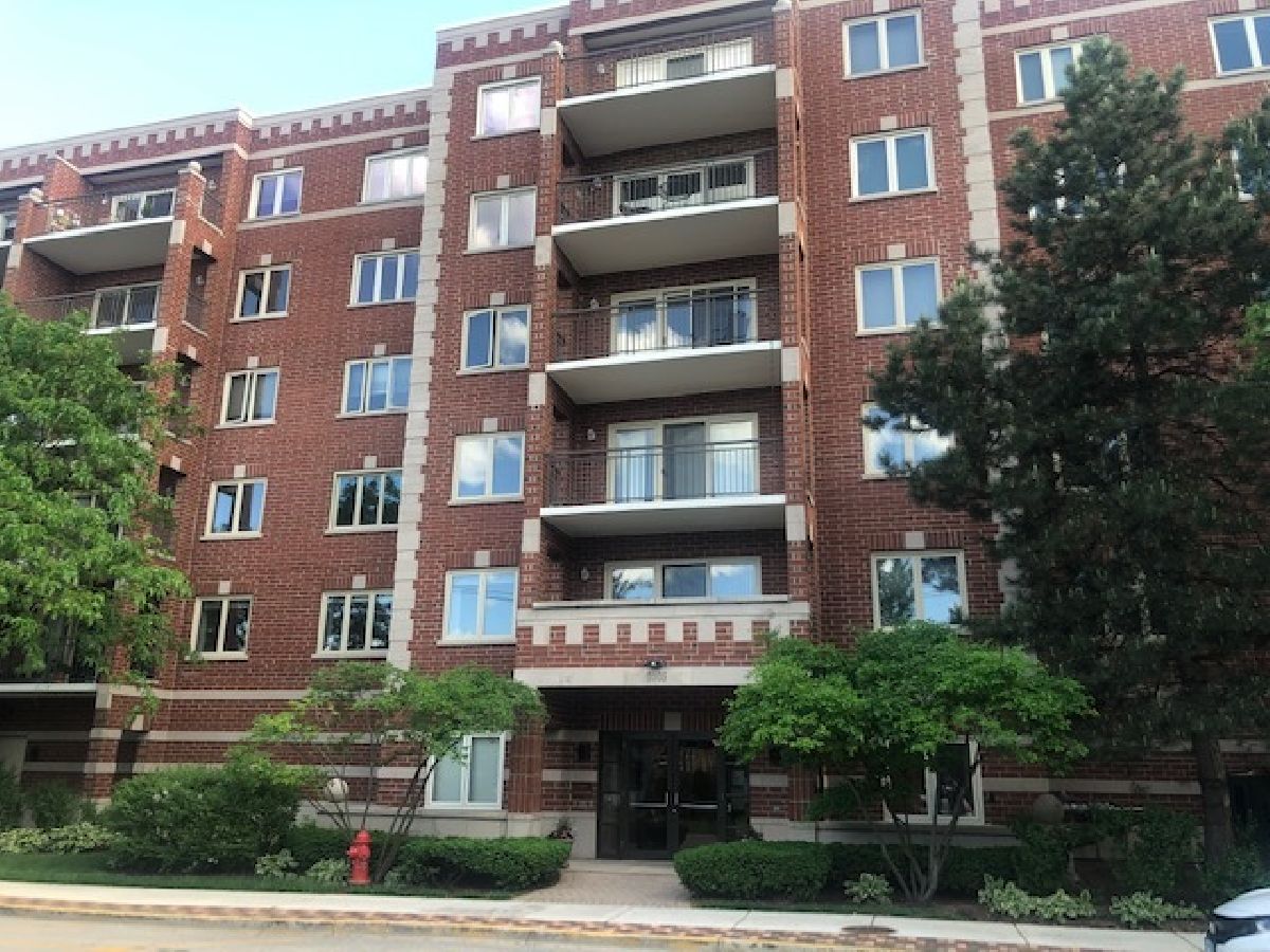 Condominiums Sold Towne Square Skokie Illinois, 5005 Warren