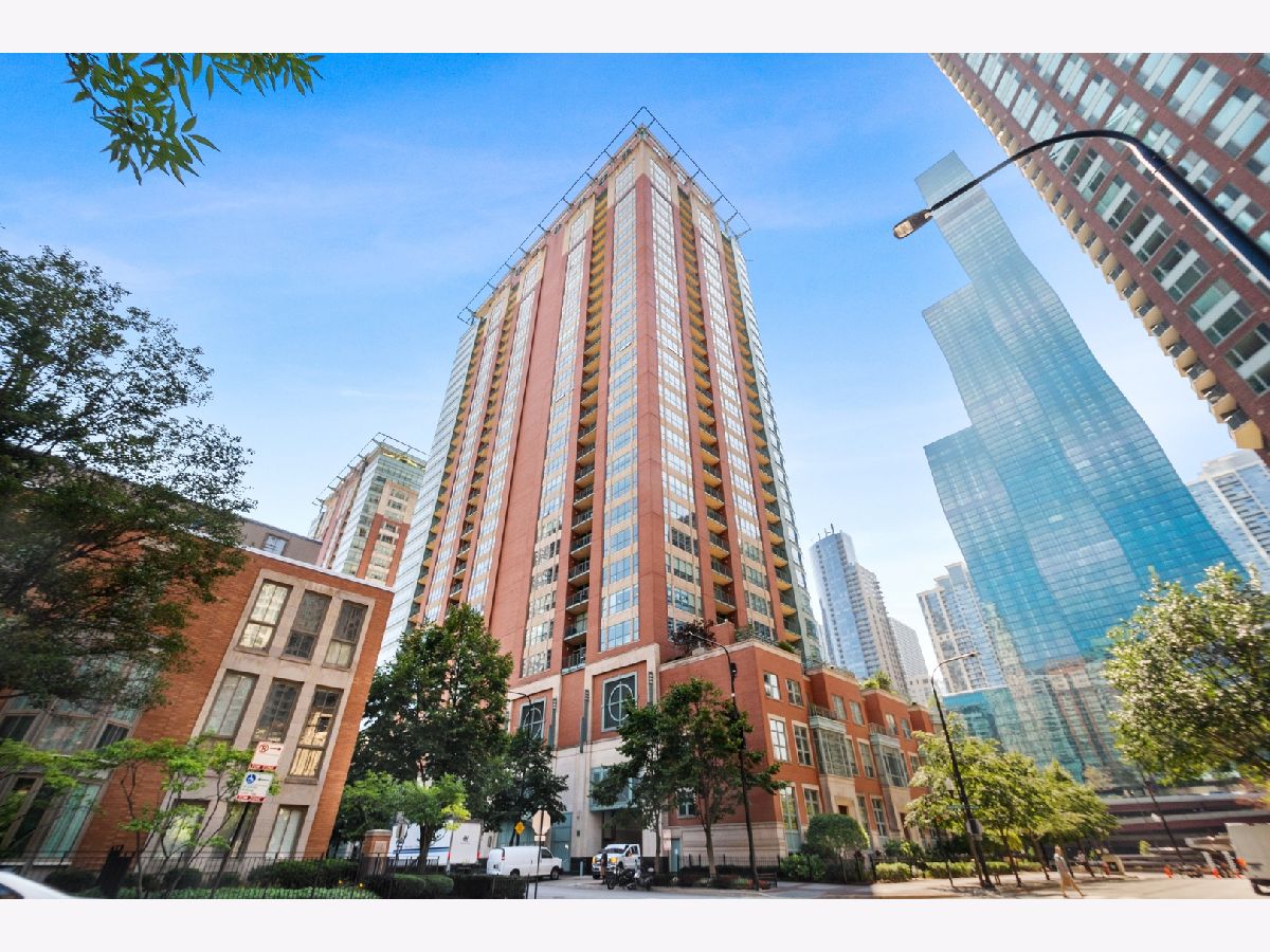 Condos & Townhomes Sold Riverview Condominiums Chicago Illinois, 415 North Water