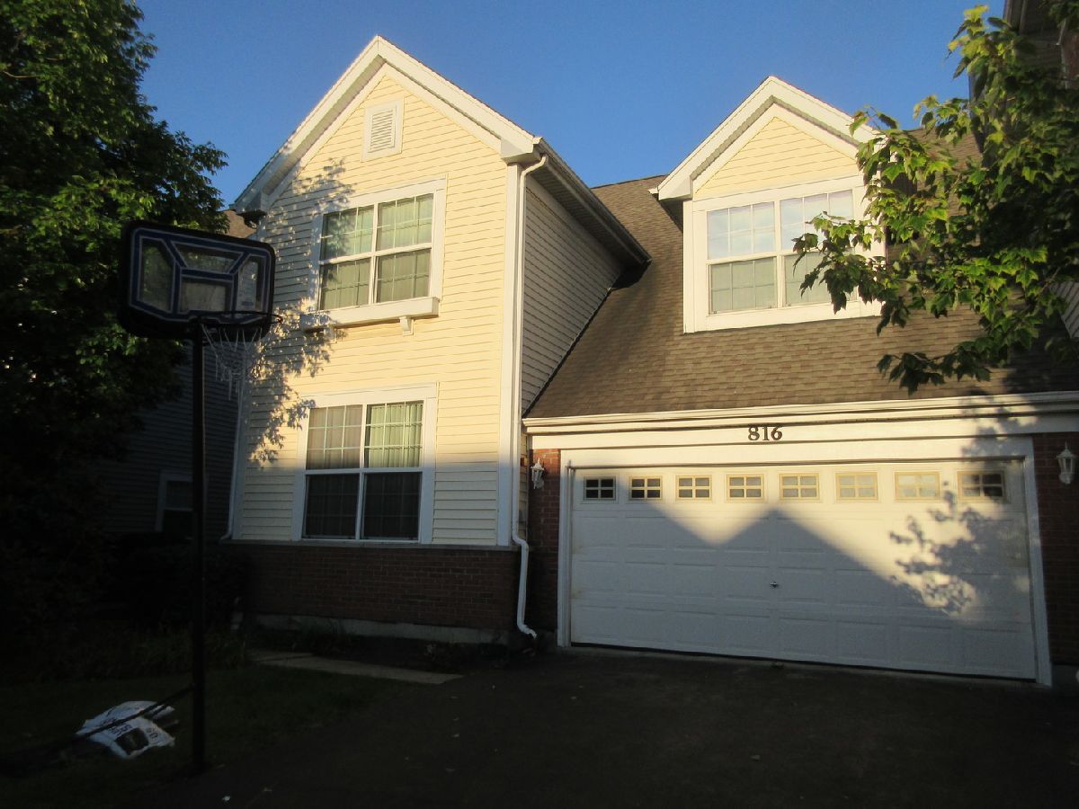 Townhomes Rented Hampton Knoll Hoffman Estates Illinois, 816 Linden