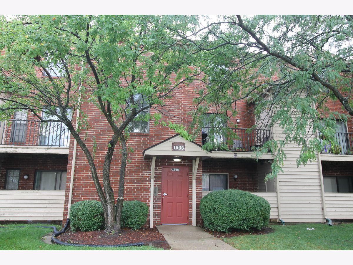 Condominiums Rented Foxfire Palatine Illinois, 1935 Hicks