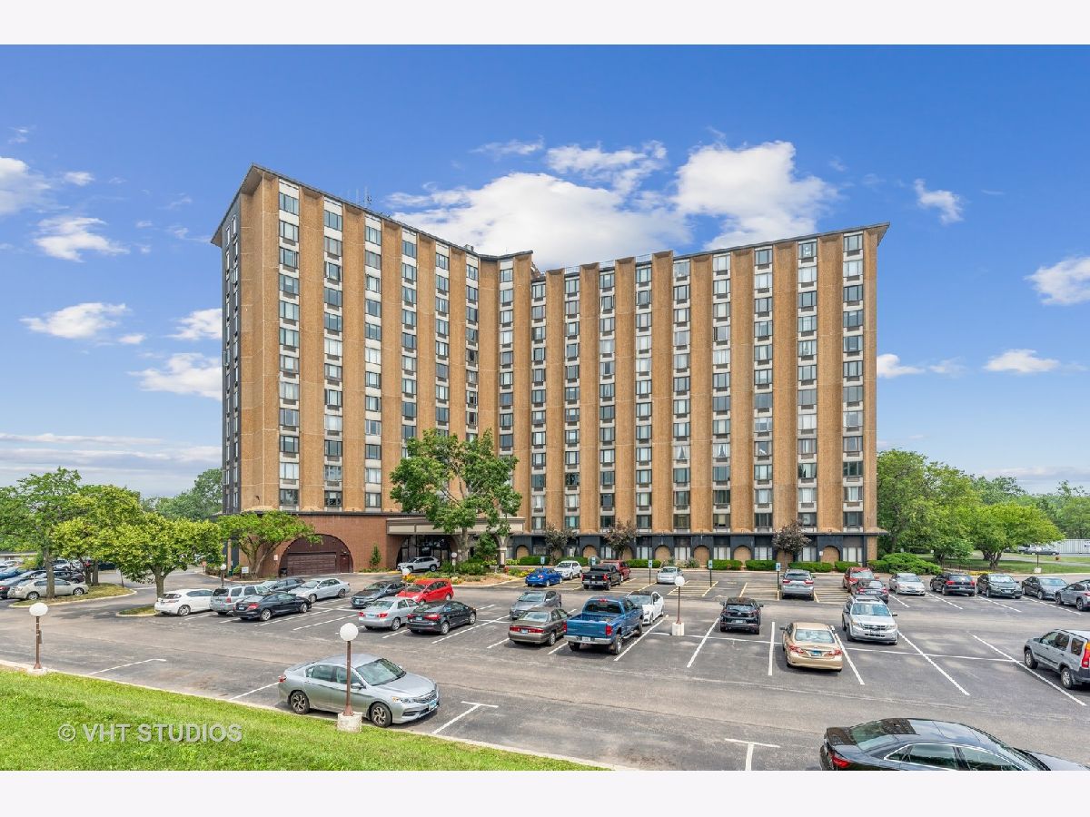 Condominiums Sold Renaissance Towers Palatine Illinois, 1 Renaissance