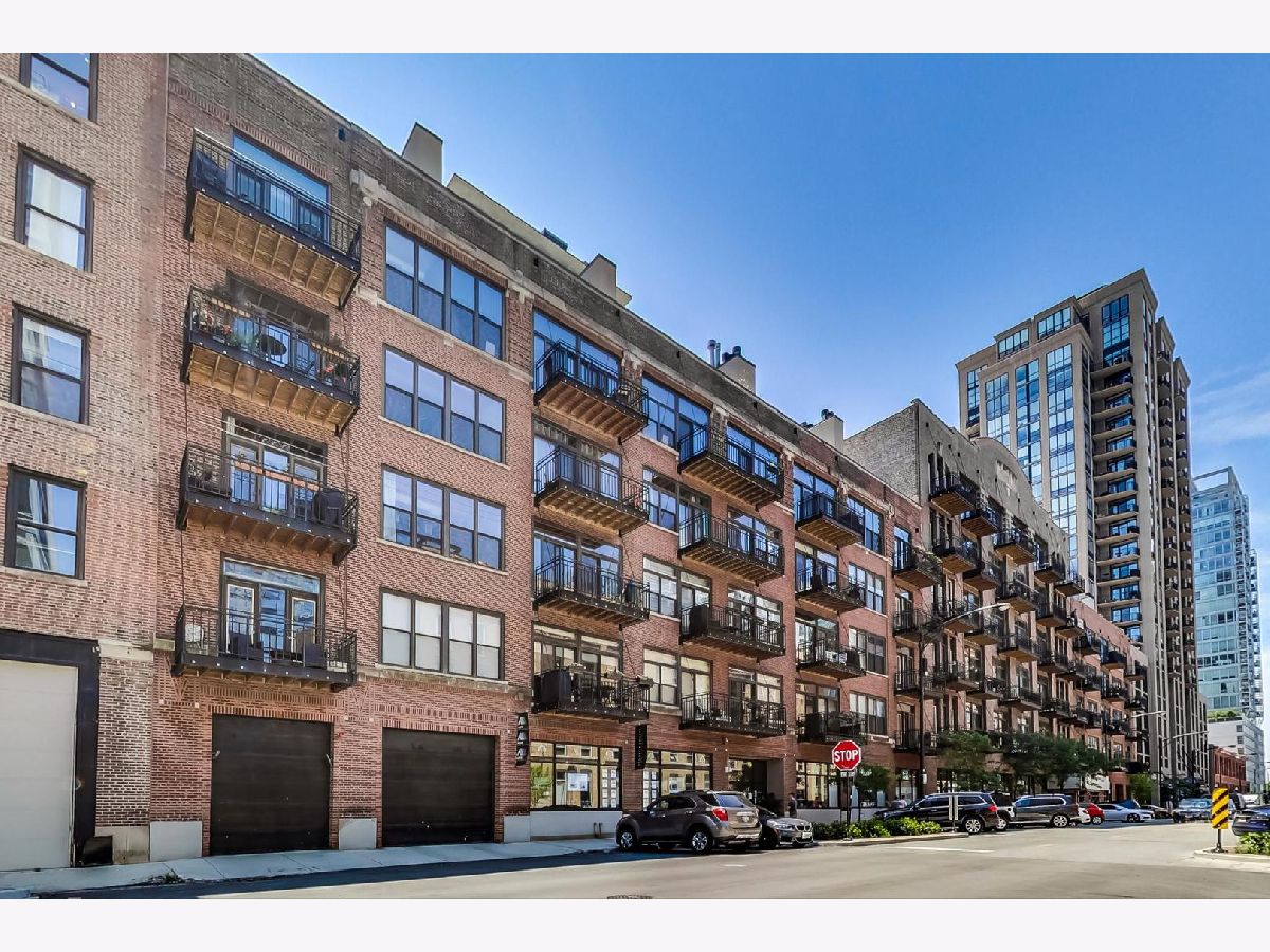 Condos & Townhomes Rented Erie Center Lofts Chicago Illinois, 375 Erie