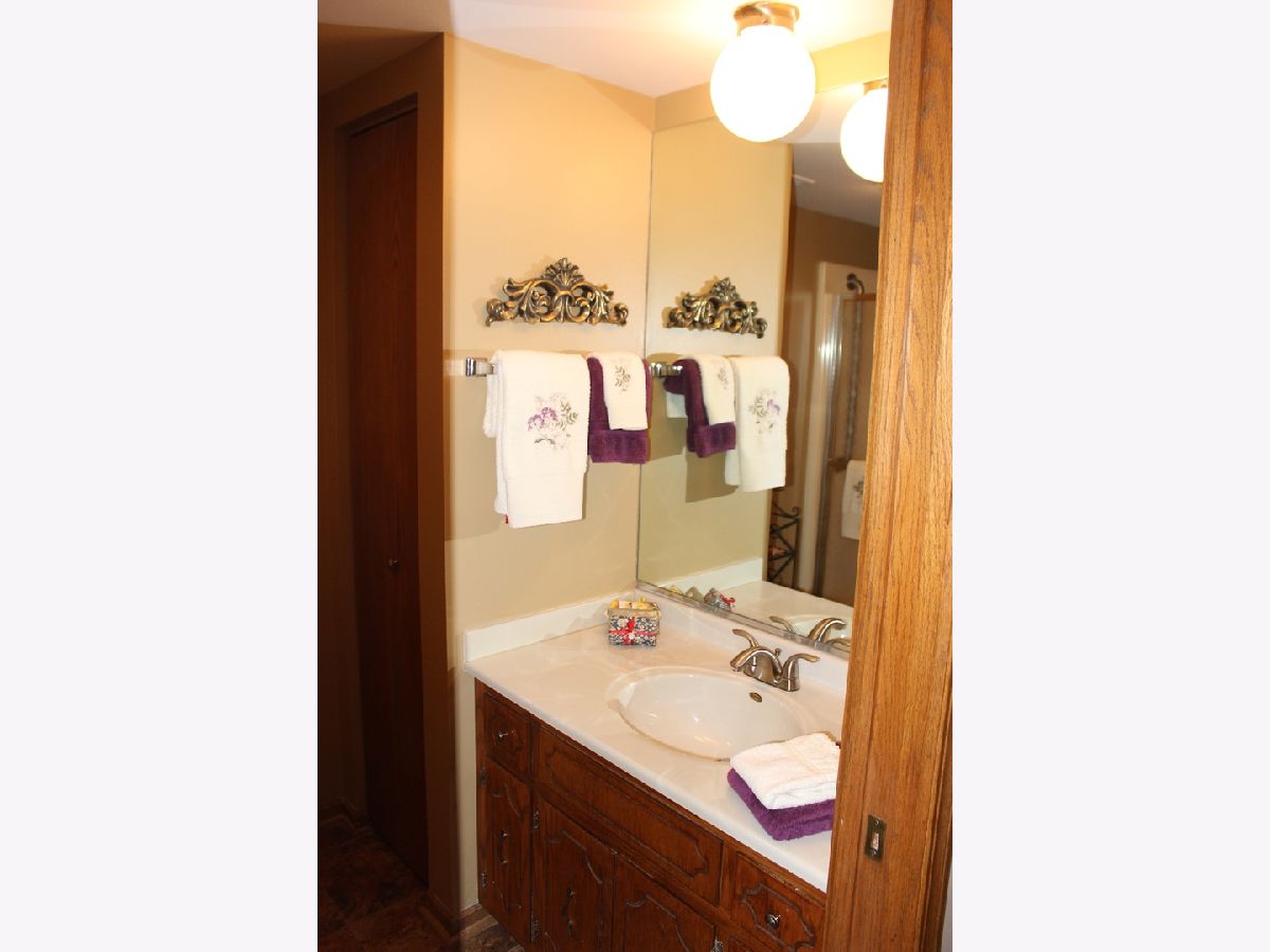 Condominiums & Homes Sold Fieldcrest Crestwood Illinois, 4948 Circle