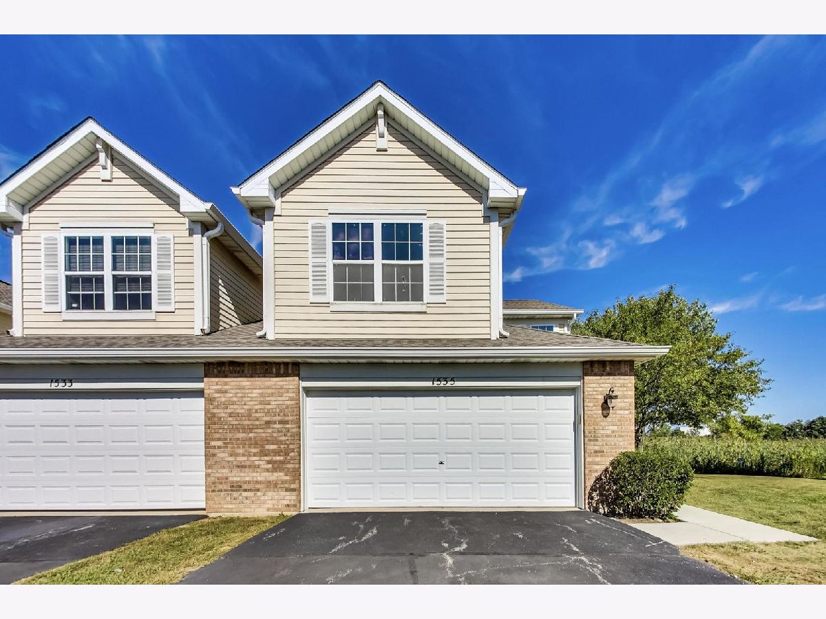 Townhomes Sold Fields Of Cambridge Waukegan Illinois, 1535 Candlestick