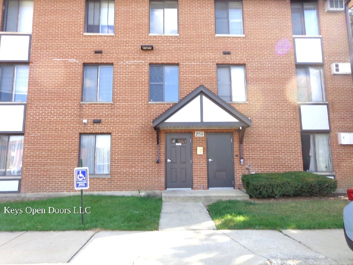 Condominiums Rented Willows Of Fox Valley Aurora Illinois, 255 Gregory