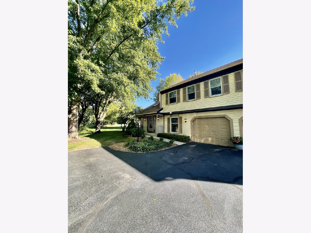 Townhomes & Condos & Homes Rented Woodcreek Huntley Illinois, 11737 Woodcreek