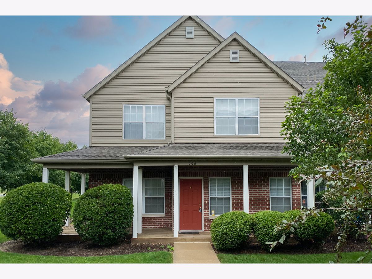 Townhomes & Condos Sold Stonegate Of Heron Creek Sycamore Illinois, 566 Clayton