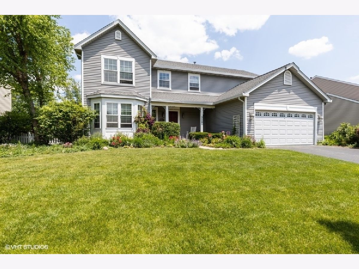 Homes Sold Greenbrier Park Crystal Lake Illinois, 305 Greenview