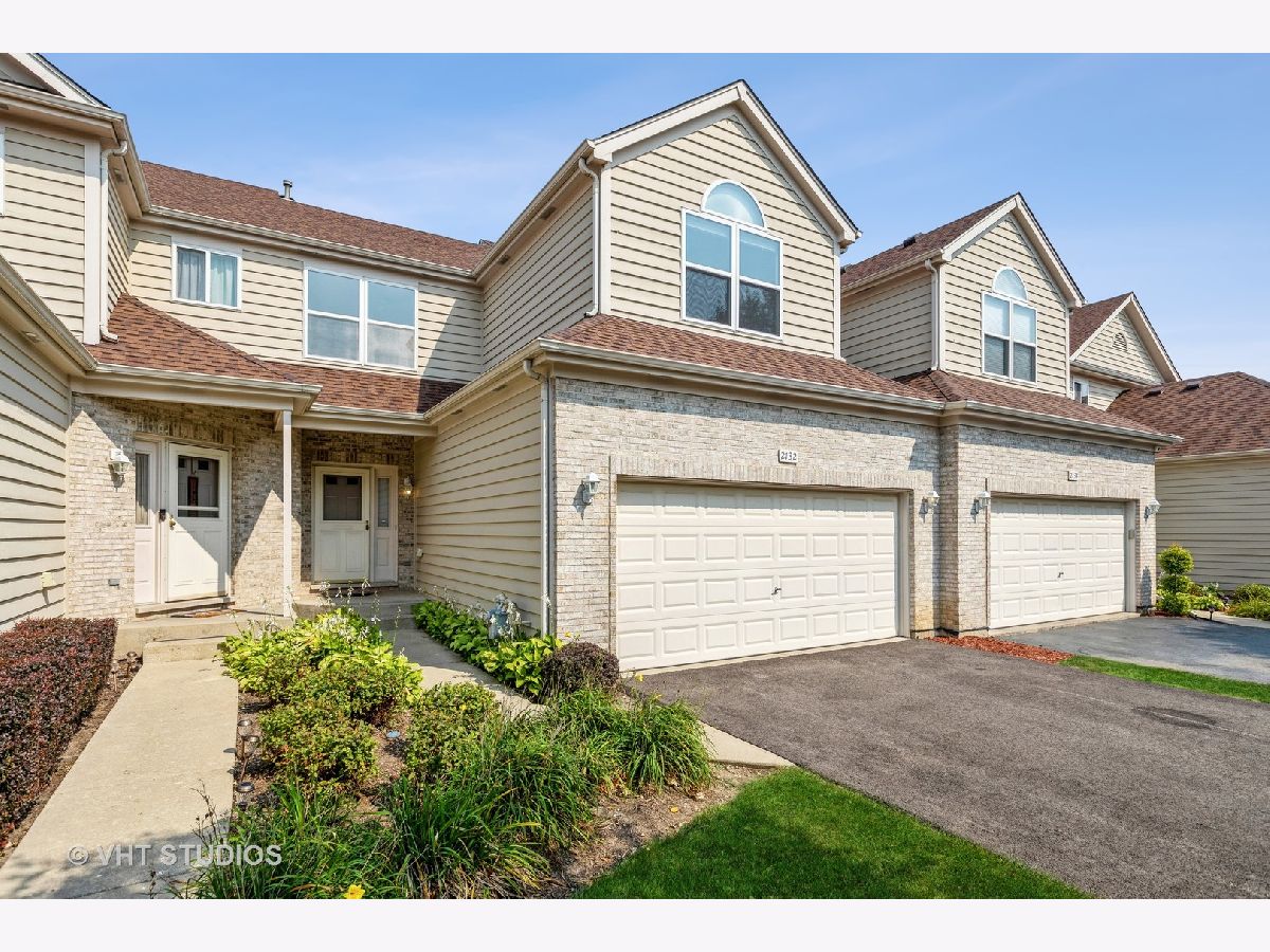 Townhomes & Condos Sold Countyline Algonquin Illinois, 2132 Glacier