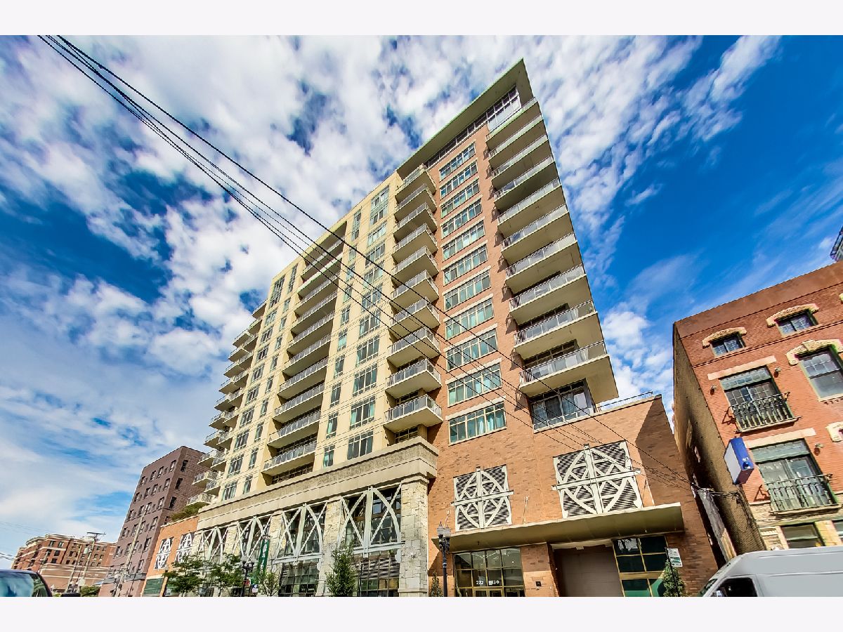 Condominiums Sold Venetian Chicago Illinois, 230 Division