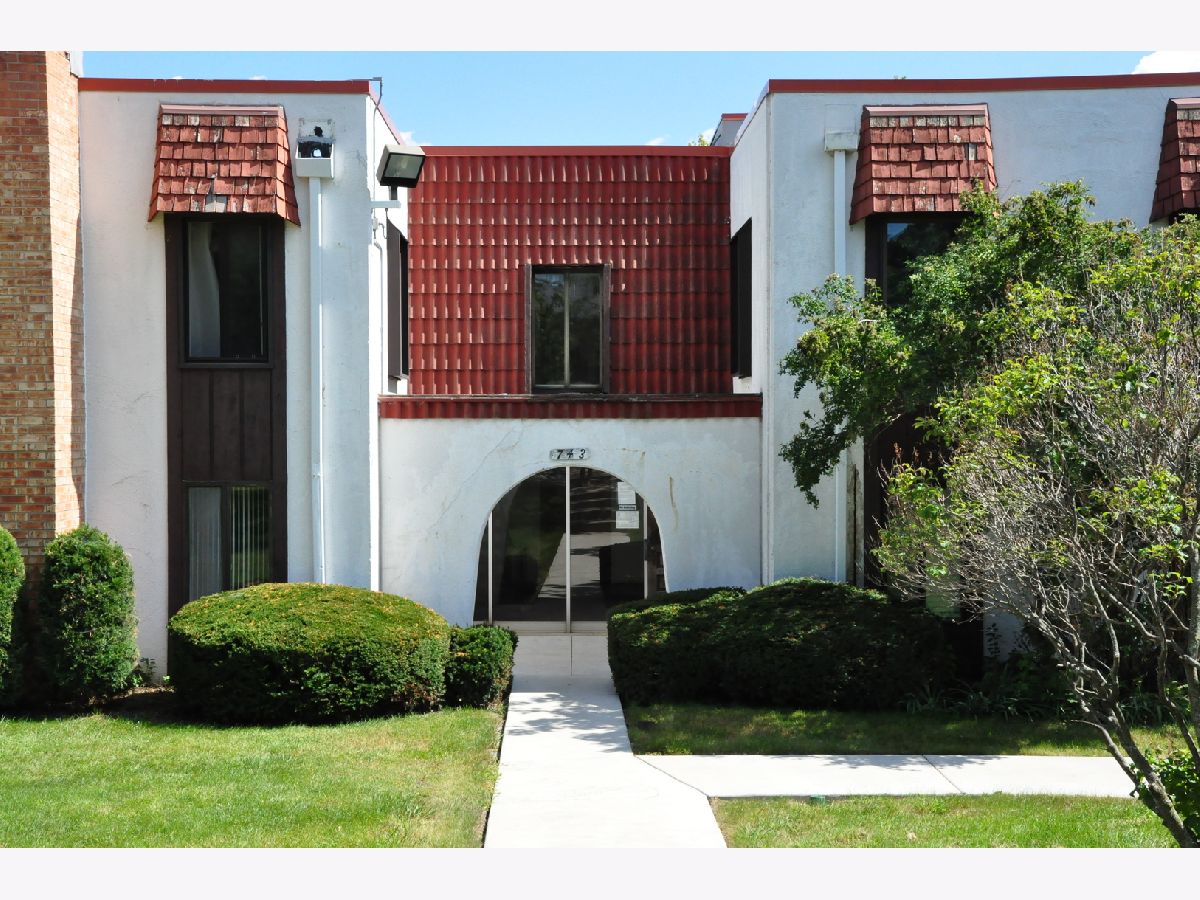 Condominiums Sold Spanish Courts Glendale Heights Illinois, 743 Fullerton