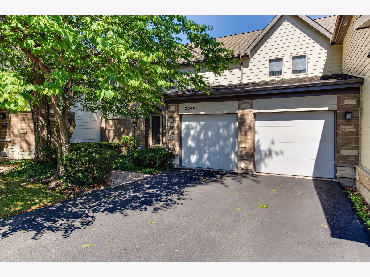 Condos & Townhomes Sold Willow Cove Northbrook Illinois, 2508 Virginia