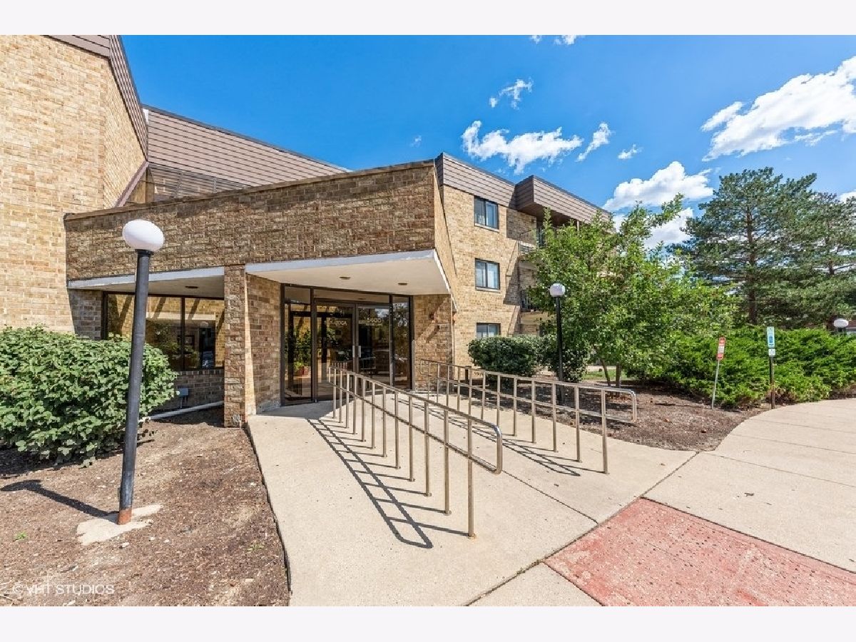 Saratoga Rolling Meadows IL, Condominiums For Sale & For Rent Sadie