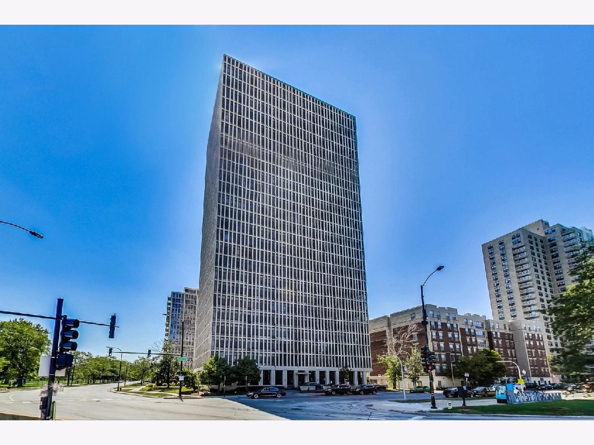 Condominiums Sold Quadrangle Condos Chicago Illinois, 6700 South Shore