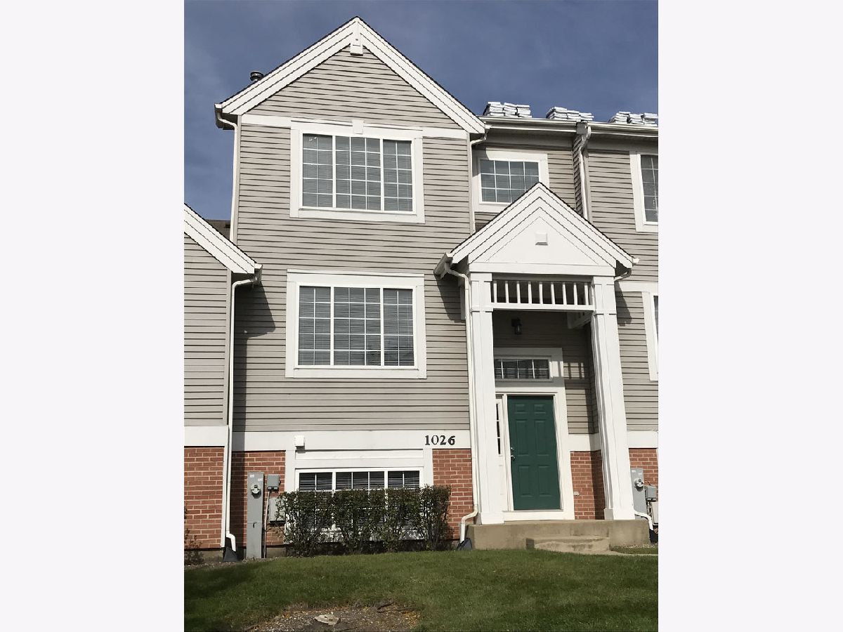Townhomes Rented Arbor Club Elk Grove Village Illinois, 1026 Savoy