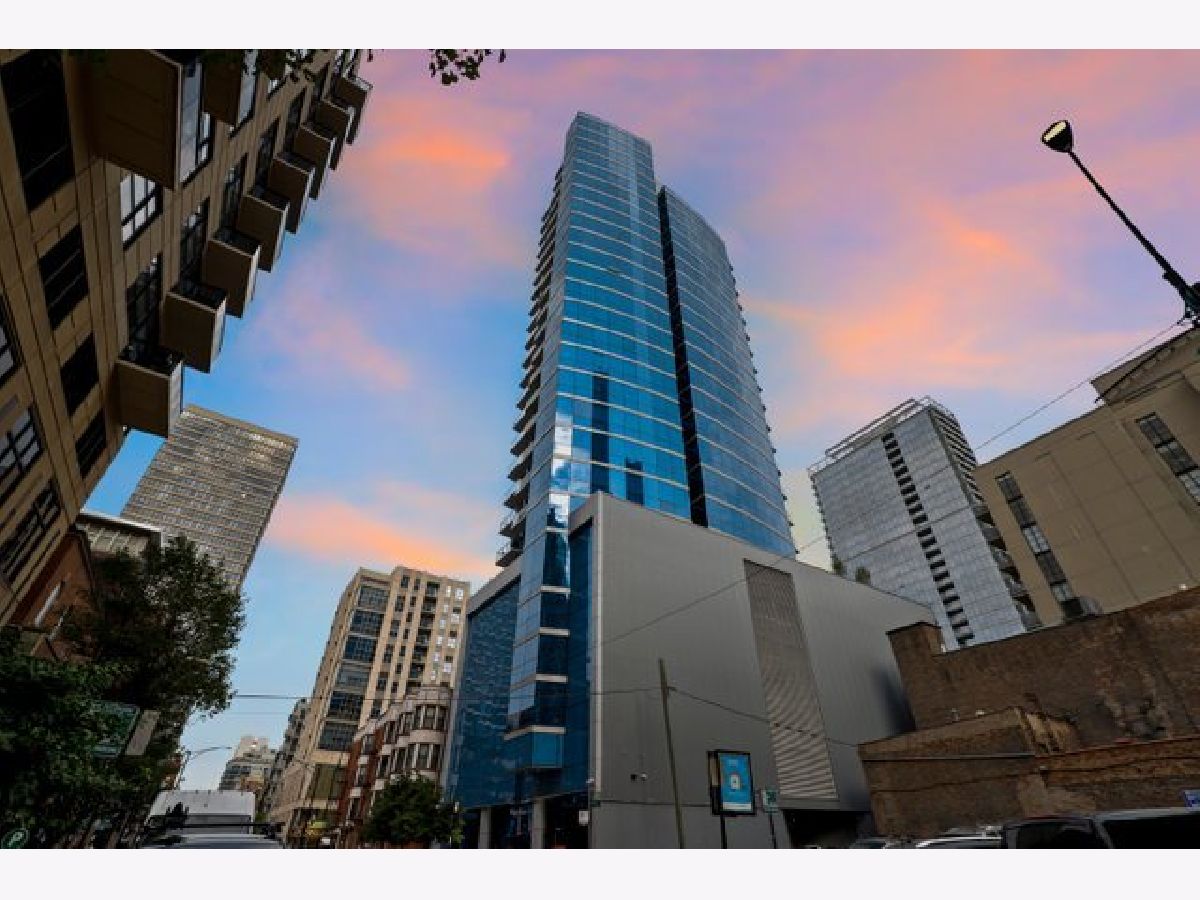 Condominiums Sold Superior 110 Chicago Illinois, 110 Superior