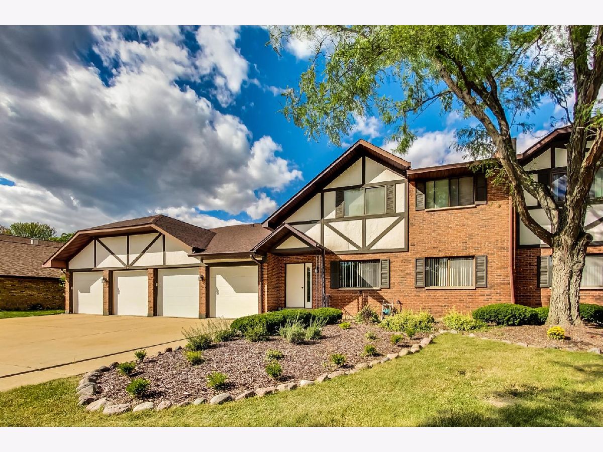 Condos & Townhomes Sold Hamilton Manor Itasca Illinois, 401 Walters