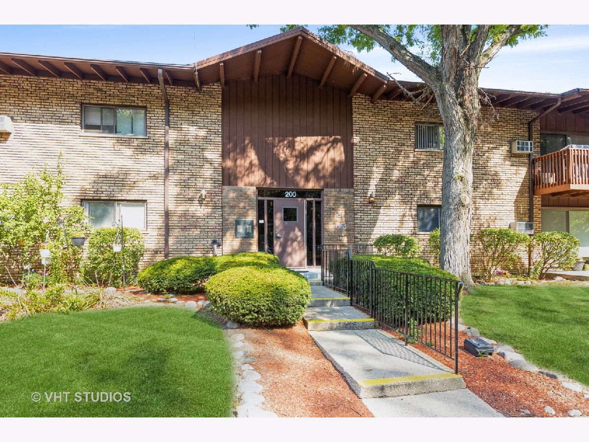 Condominiums Sold Forest Trail Willow Springs Illinois, 200 Willow