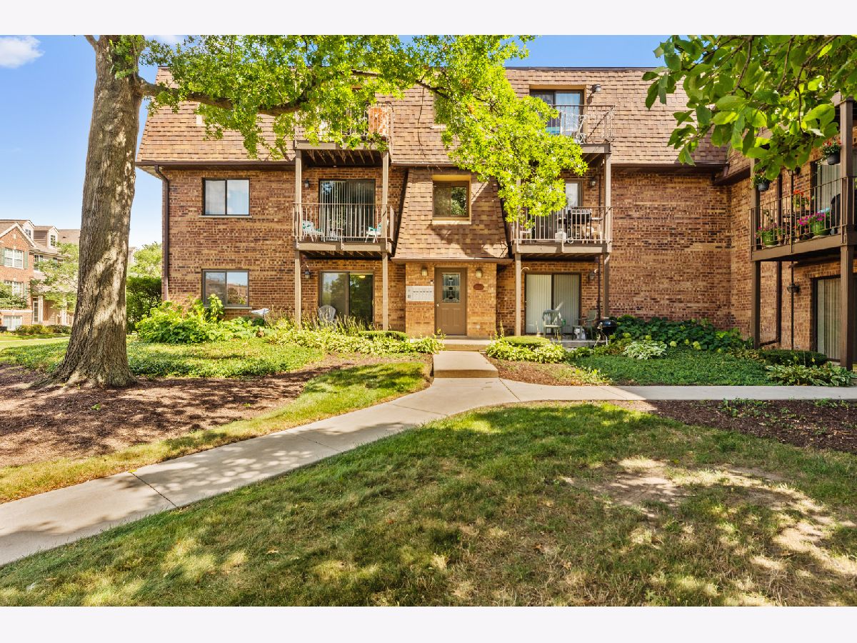 Condominiums Sold Hidden Valley Lombard Illinois, 1500 Fairfield