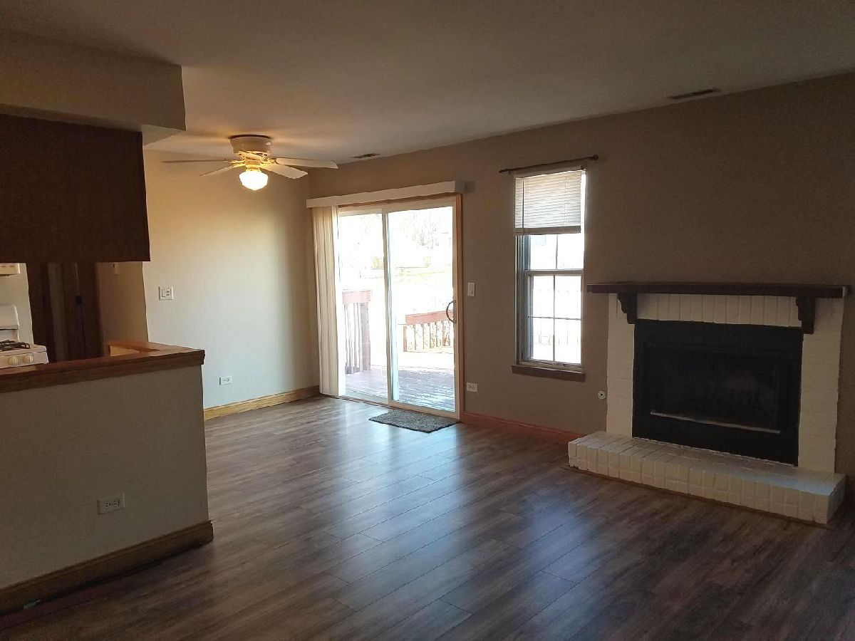 Townhomes & Homes Rented Southport Village Island Lake Illinois, 3339 York