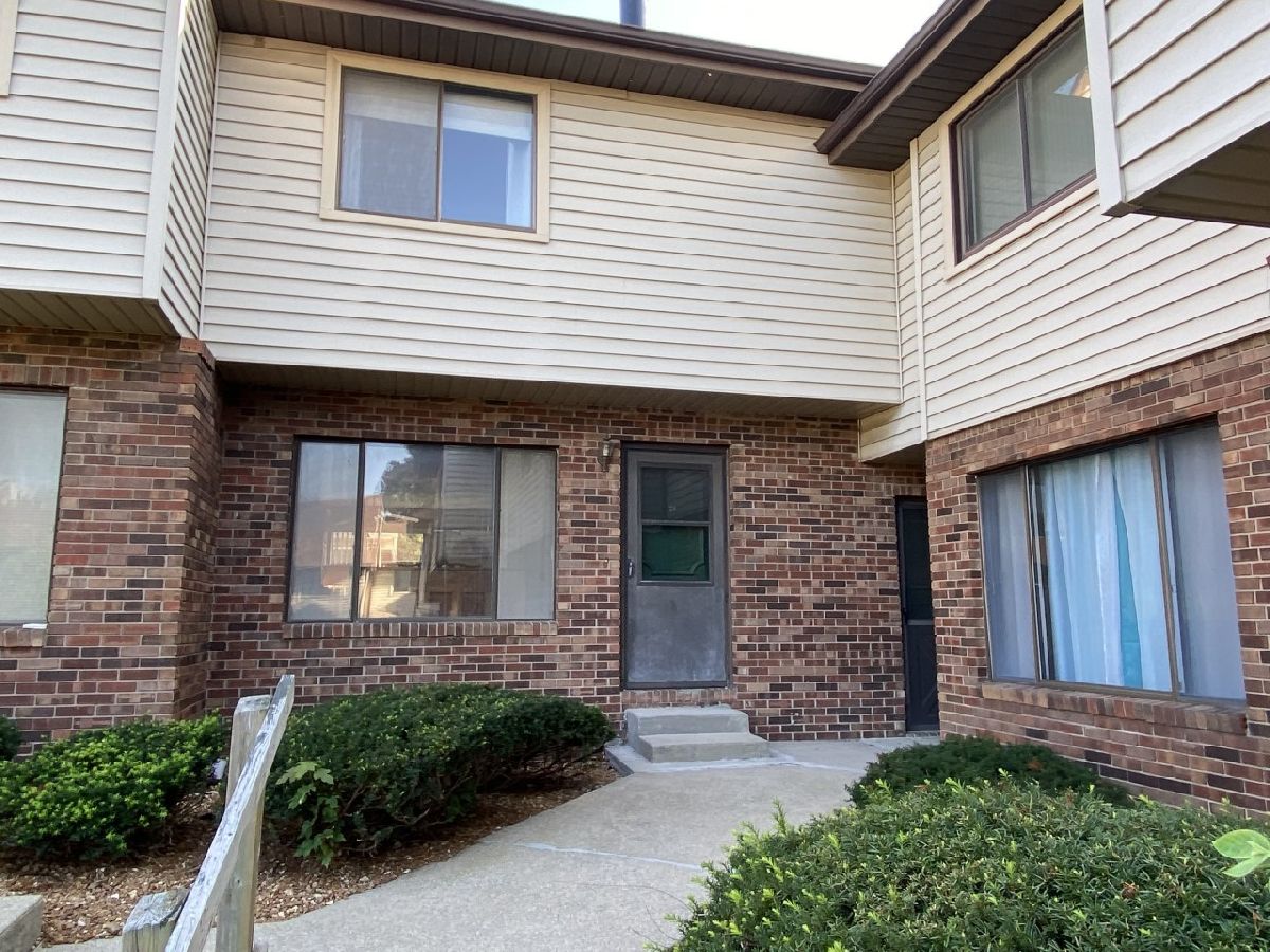 Condos & Townhomes Sold Vernon Crossing Normal Illinois, 1405 Vernon