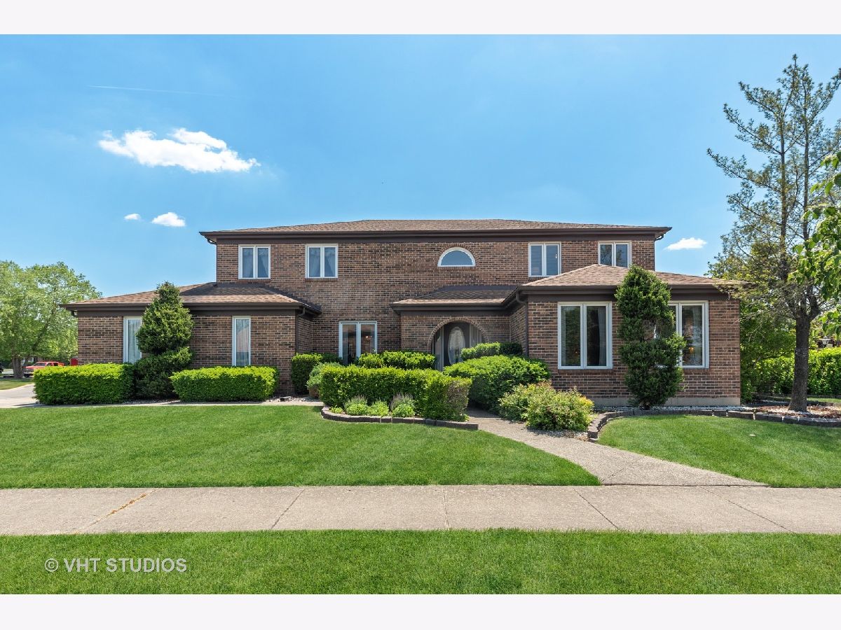 Homes Sold Courts Of Russetwood Arlington Heights Illinois, 2201 Amhurst