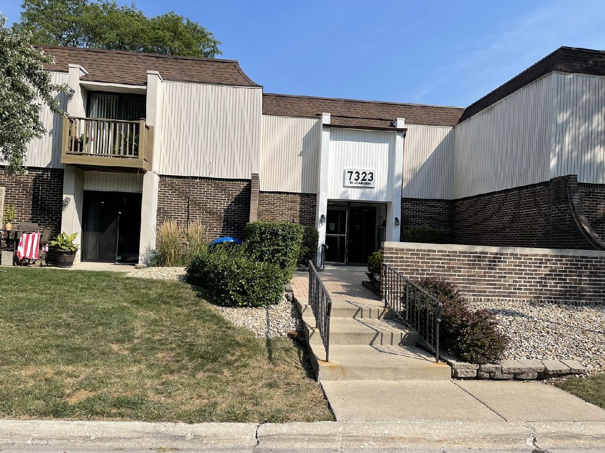 Condominiums & Homes Rented Farmingdale North Downers Grove Illinois, 7323 Blackburn