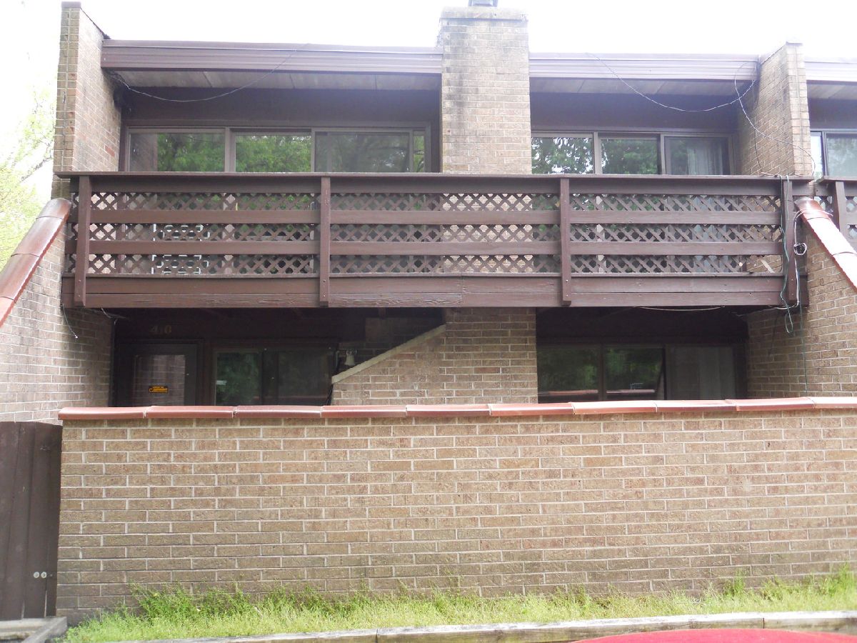 Condos & Townhomes Rented Kennington Square Elgin Illinois, 410 Kenneth