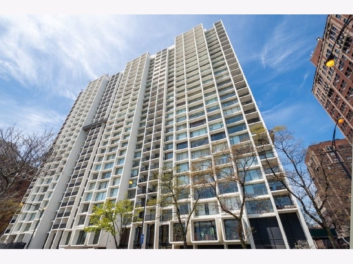 Condominiums Rented Harbor House Chicago Illinois, 3200 Lake Shore