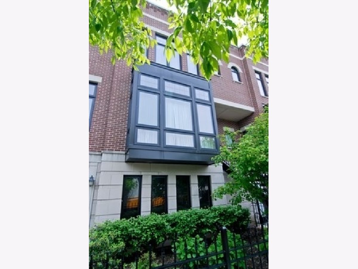 Townhomes & Condos & Homes Rented Columbia Place Chicago Illinois, 1719 George