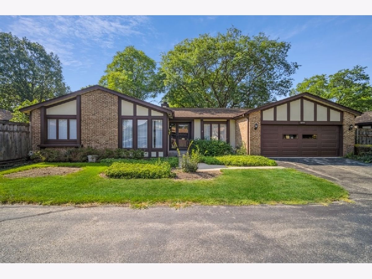 Homes & Condos & Townhomes Sold Estate Lane Glenview Illinois, 1409 Estate