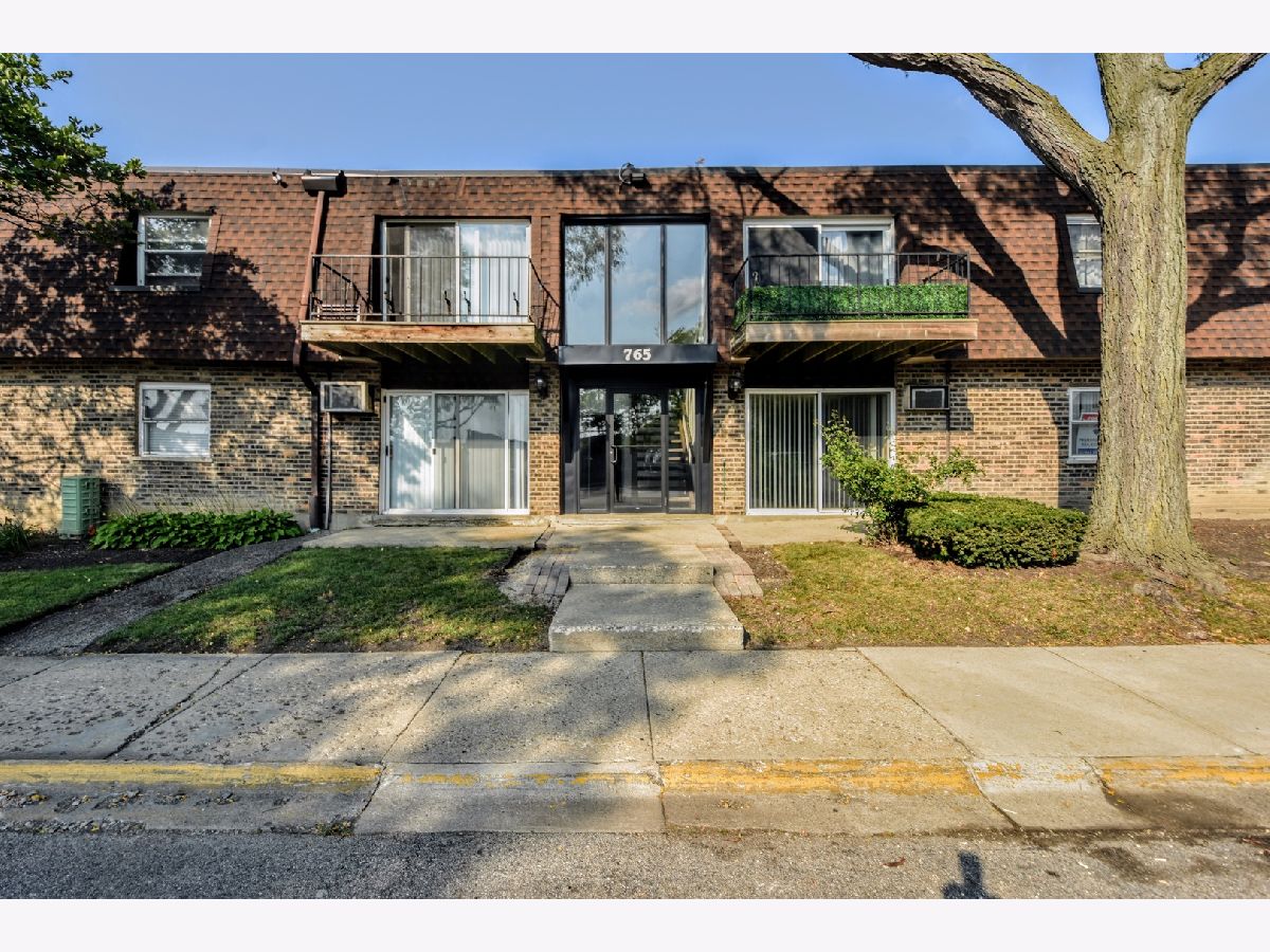 Condominiums Sold Fireside Terrace Buffalo Grove Illinois, 765 Grove