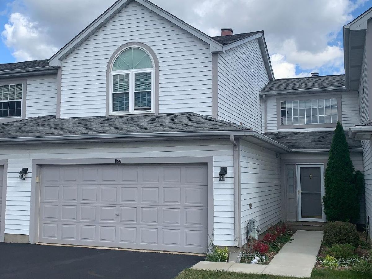 Homes & Townhomes Rented Country Place Bartlett Illinois, 1166 Longford